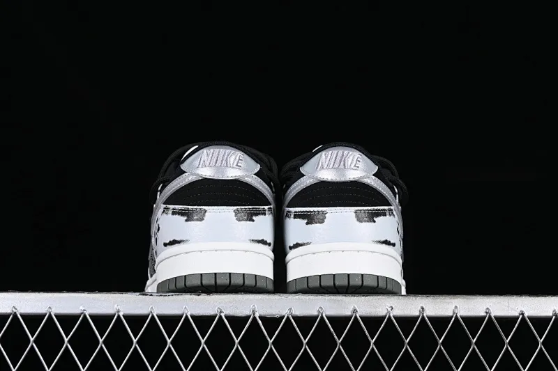 All Categories Nk SB Dunk Series Nk SB Dunk Low Low-top sneakers Nk Dunk Low Sanci Lab Dark Poker Old Dirty Shoes Premium Gray Cashew Pattern SB Strap Low-top Casual Shoes DM0108-001